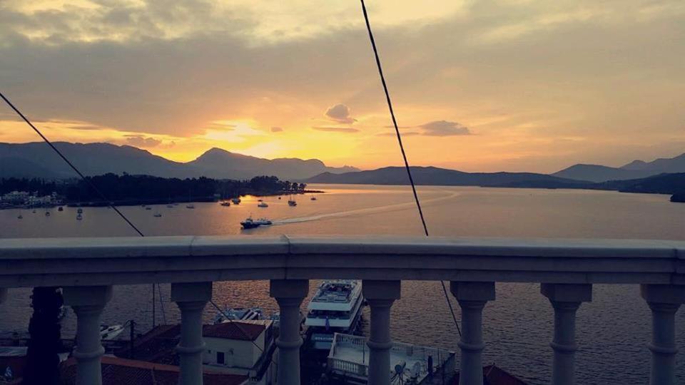 Kasteli Suite Poros Town Dış mekan fotoğraf